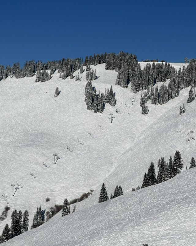 Crested Butte under a blue sky